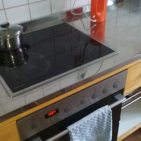 Grosses Einzelzimmer Mit Schreibtisch Appartement