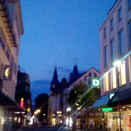 Grosses Einzelzimmer Mit Schreibtisch Kaiserslautern